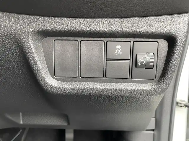 ホンダ ＷＲ－Ｖ Z 群馬県 2024(令6)年 0.5万km プラチナホワイトパール 純正8インチナビ（FM/AM/TV/BT）/フルセグTV/ホンダセンシング/・衝突軽減ブレーキ/・レーンキープアシスト/・踏み間違い衝突軽減/・レーンキープアシスト/・パーキングセンサー/・アダプティブクルーズコントロール/・横滑り防止装置/バックカメラ/純正フロアマット/純正アルミホイール/ワンオーナー/ステアリングスイッチ/革巻きステアリング/フォグライト/スマートキー/パワーステアリング/パワーウィンドウ/取扱説明書/保証書