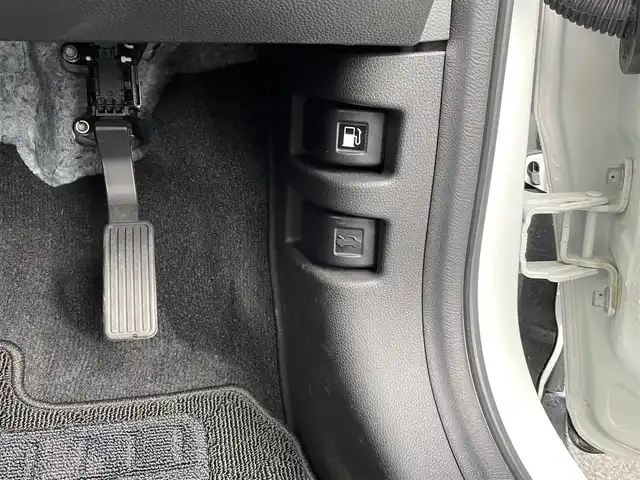 ホンダ ＷＲ－Ｖ Z 群馬県 2024(令6)年 0.5万km プラチナホワイトパール 純正8インチナビ（FM/AM/TV/BT）/フルセグTV/ホンダセンシング/・衝突軽減ブレーキ/・レーンキープアシスト/・踏み間違い衝突軽減/・レーンキープアシスト/・パーキングセンサー/・アダプティブクルーズコントロール/・横滑り防止装置/バックカメラ/純正フロアマット/純正アルミホイール/ワンオーナー/ステアリングスイッチ/革巻きステアリング/フォグライト/スマートキー/パワーステアリング/パワーウィンドウ/取扱説明書/保証書