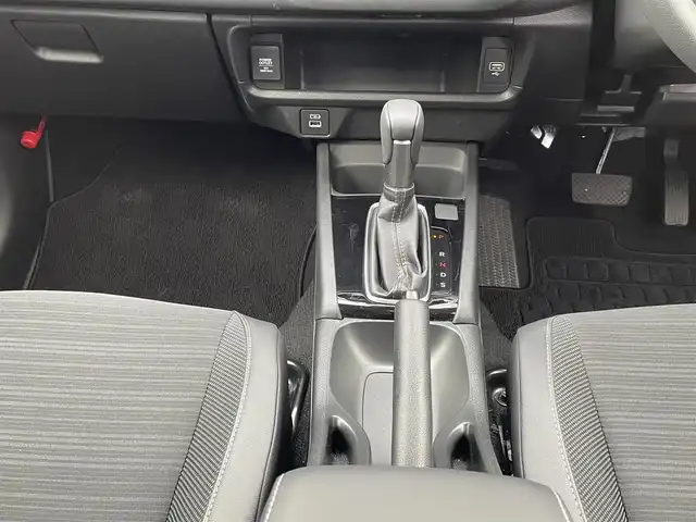 ホンダ ＷＲ－Ｖ Z 群馬県 2024(令6)年 0.5万km プラチナホワイトパール 純正8インチナビ（FM/AM/TV/BT）/フルセグTV/ホンダセンシング/・衝突軽減ブレーキ/・レーンキープアシスト/・踏み間違い衝突軽減/・レーンキープアシスト/・パーキングセンサー/・アダプティブクルーズコントロール/・横滑り防止装置/バックカメラ/純正フロアマット/純正アルミホイール/ワンオーナー/ステアリングスイッチ/革巻きステアリング/フォグライト/スマートキー/パワーステアリング/パワーウィンドウ/取扱説明書/保証書