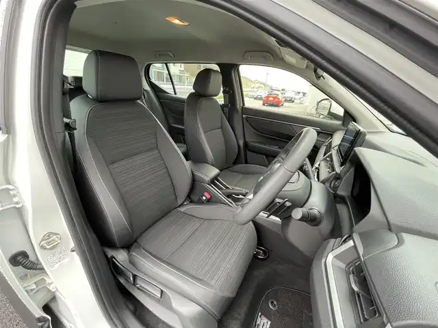 ホンダ ＷＲ－Ｖ Z 群馬県 2024(令6)年 0.5万km プラチナホワイトパール 純正8インチナビ（FM/AM/TV/BT）/フルセグTV/ホンダセンシング/・衝突軽減ブレーキ/・レーンキープアシスト/・踏み間違い衝突軽減/・レーンキープアシスト/・パーキングセンサー/・アダプティブクルーズコントロール/・横滑り防止装置/バックカメラ/純正フロアマット/純正アルミホイール/ワンオーナー/ステアリングスイッチ/革巻きステアリング/フォグライト/スマートキー/パワーステアリング/パワーウィンドウ/取扱説明書/保証書