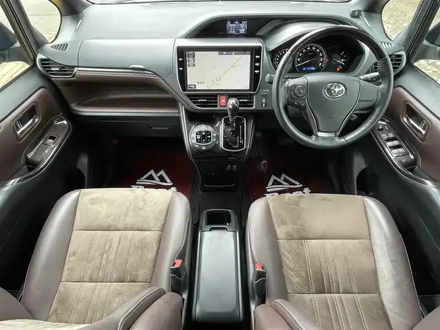 トヨタ エスクァイア Gi プレミアムパッケージ 道北・旭川 2017(平29)年 5.2万km 紺 ワンオーナー/地デジ、Bluetooth/純正ナビ10インチナビ（NSZN-N66T）/バックカメラ/後期型/トヨタセーフティセンス/ハーフレザーシート/デアイサー/クルーズコントロール/LEDヘッドライト/両側パワースライドドア/コンビステアリング/プッシュスタート/アイドリングストップ/ETC/取扱説明書/保証書/スペアキー1個