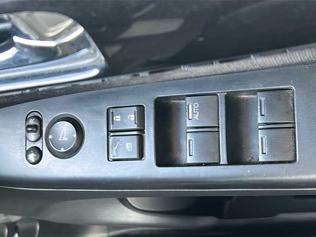 ホンダ Ｎ ＢＯＸ カスタム SSパッケージ 愛知県 2014(平26)年 12.7万km スマートブラック /禁煙//純正ナビ/地デジ/CD/DVD/BT//バックカメラ/ETC//両側パワスラ//プッシュスタート/スマートキー//HIDオートライト/フォグ//あんしんパッケージ/CTBA//純正フロアマット//純正ドバイザー//電動格納ウインカーミラー//純正14インチAW//新車時保証書//取扱説明書//スペアスマートキー有