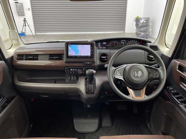ホンダ Ｎ ＢＯＸ G･EXターボ Hセンシング カッパーブラウンスタイル 三重県 2019(平31)年 3.3万km 白Ⅱ 禁煙車/純正ナビ/【CD/DVD/SD/Bluetooth】/地デジ対応TV　/バックカメラ　/衝突軽減ブレーキ　/レーダークルーズコントロール　/レーンキープアシスト　/両側パワースライドドア　/純正ドライブレコーダー 　/ＥＴＣ　/ステアリングリモコン　/ＬＥＤヘッドライト　/オートライト機能/プッシュスタート/ウィンカーミラー