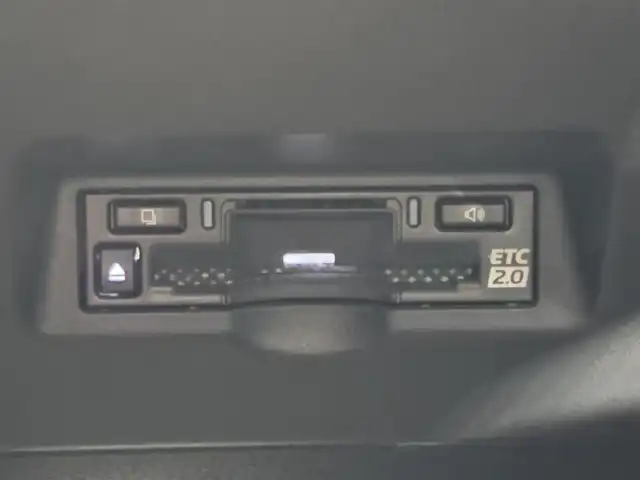 トヨタ アルファード Z 大阪府 2024(令6)年 0.7万km プラチナホワイトパールマイカ 純正ナビTV 360カメラ 後席モニター 黒革シート パワーシート/ヒーター/エアコン 電動リアゲート ハンドルヒーター 衝突軽減 レーダーC BSM クリアランスソナー 置き型充電 100V電源
