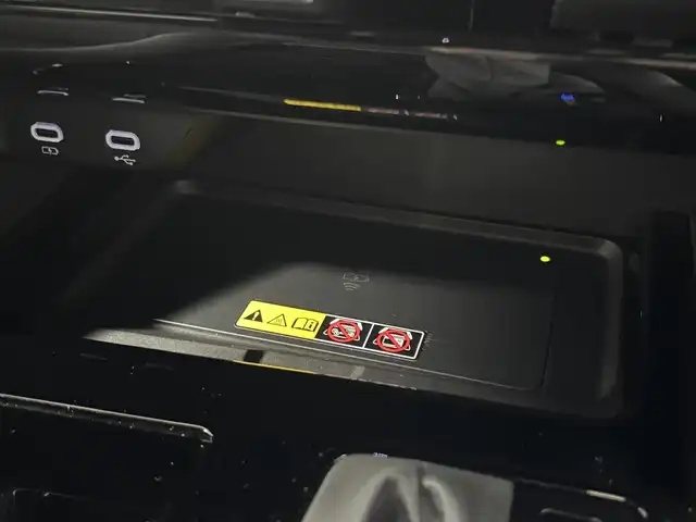 トヨタ アルファード Z 大阪府 2024(令6)年 0.7万km プラチナホワイトパールマイカ 純正ナビTV 360カメラ 後席モニター 黒革シート パワーシート/ヒーター/エアコン 電動リアゲート ハンドルヒーター 衝突軽減 レーダーC BSM クリアランスソナー 置き型充電 100V電源