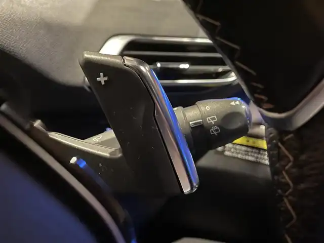 プジョー ５００８ GT ブルーHDi 愛知県 2022(令4)年 2.4万km プラチナグレー ファーストクラスパッケージ/黒革シート/パノラマサンルーフ/純正ナビ/フルセグTV/360度カメラ/AppleCarPlay/シートヒーター/パワーシート/パワーバックドア/アクティブクルーズコントロール/BSM/LKA/純正18アルミ