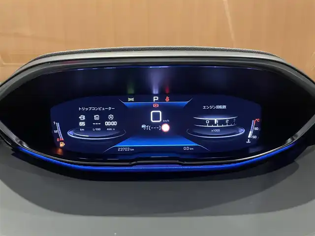 プジョー ５００８ GT ブルーHDi 愛知県 2022(令4)年 2.4万km プラチナグレー ファーストクラスパッケージ/黒革シート/パノラマサンルーフ/純正ナビ/フルセグTV/360度カメラ/AppleCarPlay/シートヒーター/パワーシート/パワーバックドア/アクティブクルーズコントロール/BSM/LKA/純正18アルミ