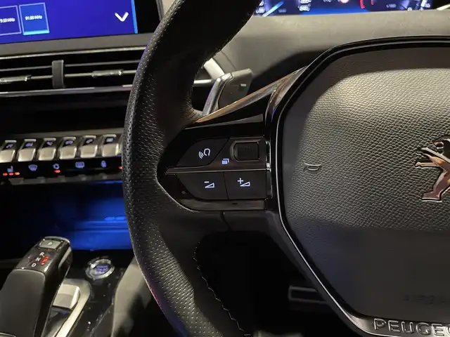 プジョー ５００８ GT ブルーHDi 愛知県 2022(令4)年 2.4万km プラチナグレー ファーストクラスパッケージ/黒革シート/パノラマサンルーフ/純正ナビ/フルセグTV/360度カメラ/AppleCarPlay/シートヒーター/パワーシート/パワーバックドア/アクティブクルーズコントロール/BSM/LKA/純正18アルミ