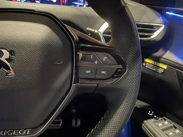 プジョー ５００８ GT ブルーHDi 愛知県 2022(令4)年 2.4万km プラチナグレー ファーストクラスパッケージ/黒革シート/パノラマサンルーフ/純正ナビ/フルセグTV/360度カメラ/AppleCarPlay/シートヒーター/パワーシート/パワーバックドア/アクティブクルーズコントロール/BSM/LKA/純正18アルミ