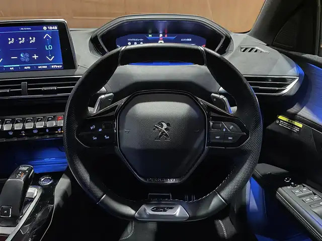 プジョー ５００８ GT ブルーHDi 愛知県 2022(令4)年 2.4万km プラチナグレー ファーストクラスパッケージ/黒革シート/パノラマサンルーフ/純正ナビ/フルセグTV/360度カメラ/AppleCarPlay/シートヒーター/パワーシート/パワーバックドア/アクティブクルーズコントロール/BSM/LKA/純正18アルミ