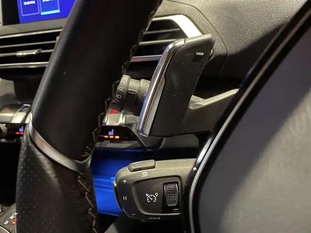 プジョー ５００８ GT ブルーHDi 愛知県 2022(令4)年 2.4万km プラチナグレー ファーストクラスパッケージ/黒革シート/パノラマサンルーフ/純正ナビ/フルセグTV/360度カメラ/AppleCarPlay/シートヒーター/パワーシート/パワーバックドア/アクティブクルーズコントロール/BSM/LKA/純正18アルミ