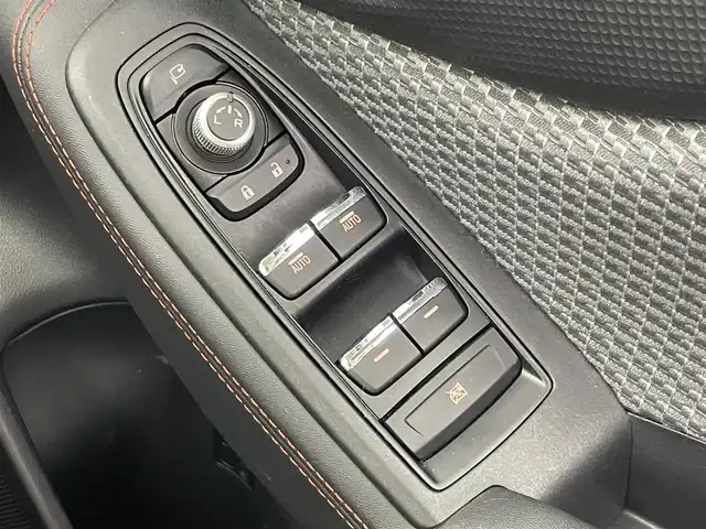 スバル フォレスター X－ブレイク 埼玉県 2018(平30)年 3.8万km クリスタルブラックシリカ 純正ナビ8インチ/　Bluetooth　TV　CD　USB　HDMI/バックカメラ/パワーシート/シートヒーター/ステアリングヒーター/オートライト/LEDヘッドライト/フォグランプ/ビルトインETC/ビークルダイナミクスコントロール/ヒルディセントコントロール