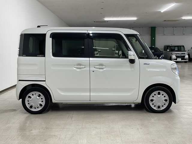 スズキ スペーシア HYBRID X 熊本県 2022(令4)年 2.4万km ピュアホワイトP 社外メモリナビ（ＣＤ/ＤＶＤ/ＢＴ/フルセグ/ラジオ）/バックカメラ/前後ドライブレコーダー/ＥＴＣ/両側パワースライドドア/後方コーナーセンサー/レーダークルーズコントロール/Ｄ席シートヒーター/レーンキープアシスト/衝突軽減システム/横滑り防止装置/リアサーキュレーター/サンシェード/純正フロアマット/ドアバイザー/オートライト/スマートキー/プッシュスタート