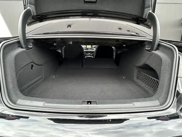 アウディ Ａ６ 2．0 TFSI クワトロ 道東・釧路十勝 2018(平30)年 5万km ミトスブラックメタリック ・４WD/・サンルーフ/・アシスタンスパッケージ/ アウディサイドアシスト/ アウディアクティブレーンアシスト/ アダプティブクルーズコントロール/・パーキングアシストパッケージ/ パークアシスト/ サラウンドビューカメラ/・４ゾーンデラックスオートマチックエアコンディショナー/・純正ナビ/・純正ETC/・社外前後ドライブレコーダー/・バルコナレザーシート/・フロントパワーシート/・フロントシートヒーティング/・純正19インチAW/・LEDヘッドライト/・オートハイビーム/・純正フロアマット