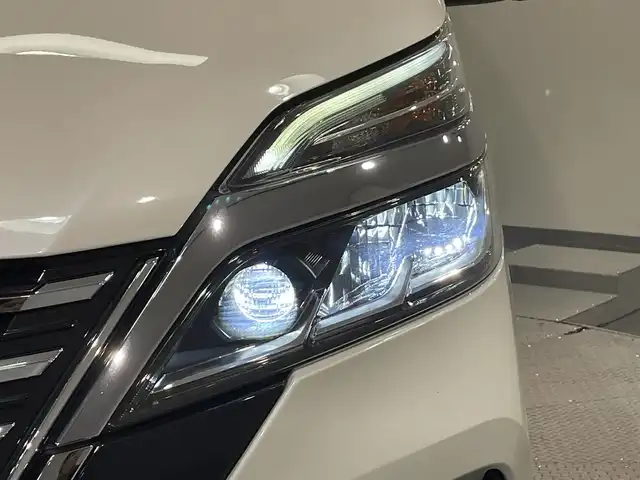 日産 セレナ ハイウェイスター V 愛知県 2020(令2)年 4.3万km ブリリアントホワイトパール 純正１０インチナビ/（Bluetooth/フルセグTV/AM/FM/SD/USB/CD/DVD/ Blu-ray/USB/iPod）/フリップダウンモニター　/プロパイロット　/衝突軽減ブレーキ　/アラウンドビューモニター/ＬＥＤヘッドライト　/左側ロングステップ/ＥＴＣ　/ドライブレコーダー　/ブラインドスポットモニター　/コーナーセンサー/レーンキープアシスト/インテリジェントパーキングアシスト/プッシュスタート/スマートキー/アイドリングストップ/ミュージックプレイヤー接続/純正フロアマット/純正16インチアルミホイール/オートライト