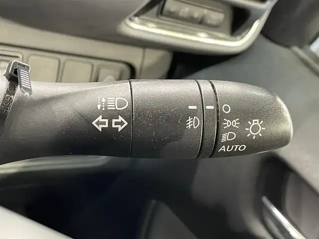 日産 セレナ ハイウェイスター V 愛知県 2020(令2)年 4.3万km ブリリアントホワイトパール 純正１０インチナビ/（Bluetooth/フルセグTV/AM/FM/SD/USB/CD/DVD/ Blu-ray/USB/iPod）/フリップダウンモニター　/プロパイロット　/衝突軽減ブレーキ　/アラウンドビューモニター/ＬＥＤヘッドライト　/左側ロングステップ/ＥＴＣ　/ドライブレコーダー　/ブラインドスポットモニター　/コーナーセンサー/レーンキープアシスト/インテリジェントパーキングアシスト/プッシュスタート/スマートキー/アイドリングストップ/ミュージックプレイヤー接続/純正フロアマット/純正16インチアルミホイール/オートライト