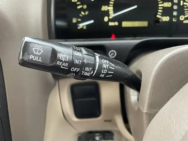 トヨタ ランドクルーザー VX－LTD 長野県 2001(平13)年 16.2万km ホワイトパールマイカ ４WD/社外ナビ/・CD/DVD/TV/社外ETC/純正フロアマット/オートライト/純正ドアバイザー/3列シート/電格ミラー/スペアキー有/取り扱い説明書/保証書