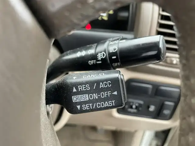 トヨタ ランドクルーザー VX－LTD 長野県 2001(平13)年 16.2万km ホワイトパールマイカ ４WD/社外ナビ/・CD/DVD/TV/社外ETC/純正フロアマット/オートライト/純正ドアバイザー/3列シート/電格ミラー/スペアキー有/取り扱い説明書/保証書