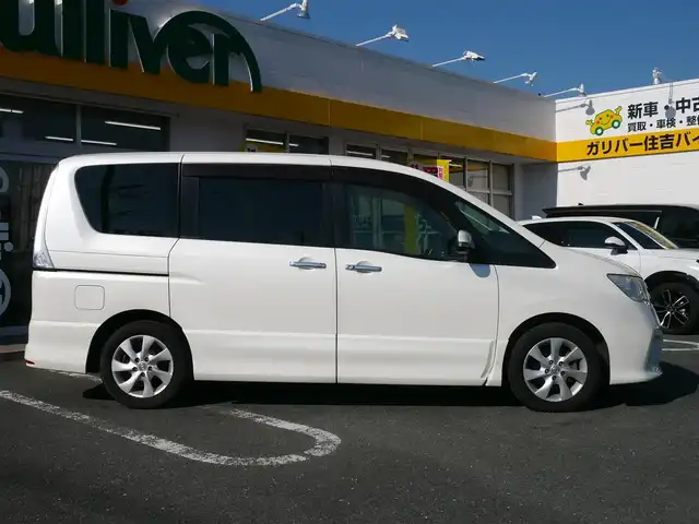 日産 セレナ ハイウェイスター 静岡県 2012(平24)年 8.7万km ブリリアントホワイトパール パノラミックルーフ/純正オプションナビ/フリップダウンモニター/両側パワースライドドア/バックカメラ/DVD再生/オートライト/キセノンライト/フォグライト/リアオートエアコン/フロアマット/スマートキー/スペアキー/ETC/新車保証書/取扱説明書