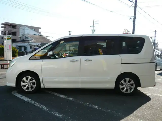 日産 セレナ ハイウェイスター 静岡県 2012(平24)年 8.7万km ブリリアントホワイトパール パノラミックルーフ/純正オプションナビ/フリップダウンモニター/両側パワースライドドア/バックカメラ/DVD再生/オートライト/キセノンライト/フォグライト/リアオートエアコン/フロアマット/スマートキー/スペアキー/ETC/新車保証書/取扱説明書