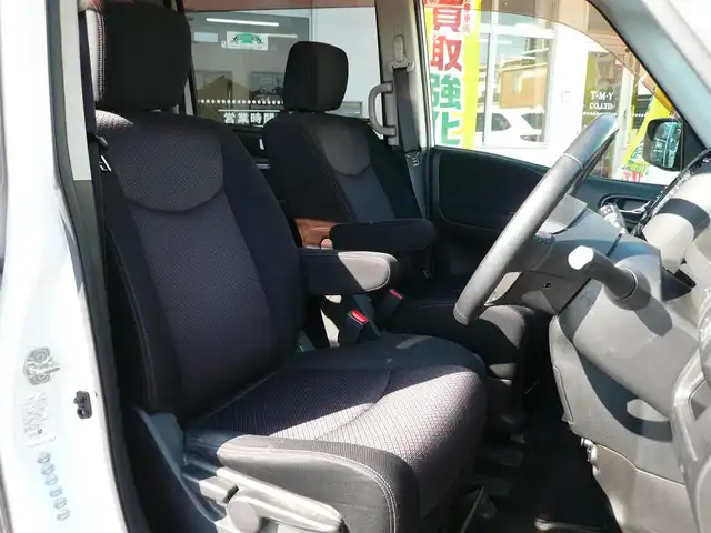 日産 セレナ ハイウェイスター 静岡県 2012(平24)年 8.7万km ブリリアントホワイトパール パノラミックルーフ/純正オプションナビ/フリップダウンモニター/両側パワースライドドア/バックカメラ/DVD再生/オートライト/キセノンライト/フォグライト/リアオートエアコン/フロアマット/スマートキー/スペアキー/ETC/新車保証書/取扱説明書