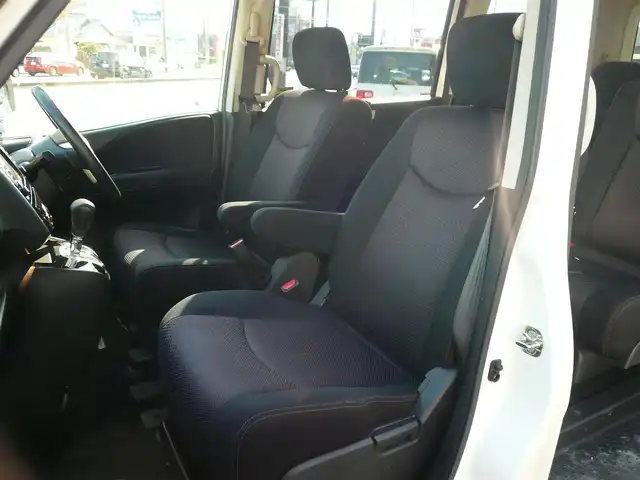 日産 セレナ ハイウェイスター 静岡県 2012(平24)年 8.7万km ブリリアントホワイトパール パノラミックルーフ/純正オプションナビ/フリップダウンモニター/両側パワースライドドア/バックカメラ/DVD再生/オートライト/キセノンライト/フォグライト/リアオートエアコン/フロアマット/スマートキー/スペアキー/ETC/新車保証書/取扱説明書