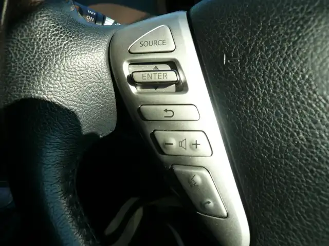 日産 セレナ ハイウェイスター 静岡県 2012(平24)年 8.7万km ブリリアントホワイトパール パノラミックルーフ/純正オプションナビ/フリップダウンモニター/両側パワースライドドア/バックカメラ/DVD再生/オートライト/キセノンライト/フォグライト/リアオートエアコン/フロアマット/スマートキー/スペアキー/ETC/新車保証書/取扱説明書