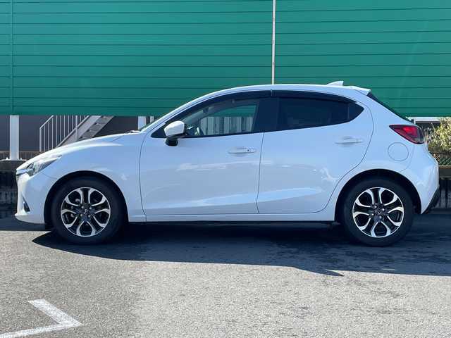 マツダ デミオ XD ツーリング 茨城県 2016(平28)年 2万km スノーフレイクホワイトパールマイカ 純正SDナビ/Bluetooth/フルセグTV/クルーズコントロール/アイドリングストップ/ETC/USB入力端子/ドライブレコーダー前後/シートヒーター/横滑り防止装置/衝突軽減システム/オートライト/LEDヘッドライト/純正16インチアルミホイール/純正フロアマット/スマートキー/プッシュスタート