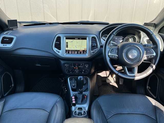 クライスラー・ジープ ジープ コンパス Sモデル 道東・釧路十勝 2020(令2)年 5.8万km シルバー ４WD/Uconectナビ/ BT/USB/AppleCarPlay/フルセグ/バックカメラ/純正ETC2.0/前後ドライブレコーダー/ドラレコ連動型デジタルインナーミラー/アドバンスブレーキサポート/レーンキーピングアシスト/アダプティブクルーズコントロール/ブラインドスポットモニター/パーキングアシスト/レザーシート/フロントシートヒーティング/運転席メモリ付きパワーシート/電動リアゲート/純正19インチAW/社外フロアマット/スペアキー