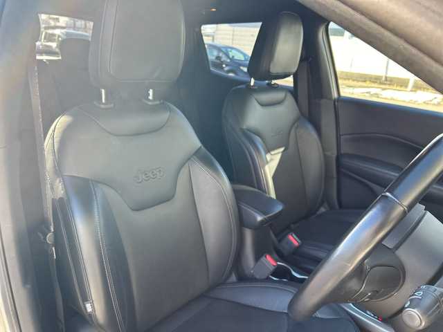 クライスラー・ジープ ジープ コンパス Sモデル 道東・釧路十勝 2020(令2)年 5.8万km シルバー ４WD/Uconectナビ/ BT/USB/AppleCarPlay/フルセグ/バックカメラ/純正ETC2.0/前後ドライブレコーダー/ドラレコ連動型デジタルインナーミラー/アドバンスブレーキサポート/レーンキーピングアシスト/アダプティブクルーズコントロール/ブラインドスポットモニター/パーキングアシスト/レザーシート/フロントシートヒーティング/運転席メモリ付きパワーシート/電動リアゲート/純正19インチAW/社外フロアマット/スペアキー