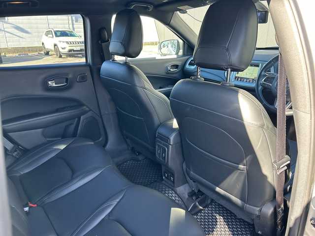 クライスラー・ジープ ジープ コンパス Sモデル 道東・釧路十勝 2020(令2)年 5.8万km シルバー ４WD/Uconectナビ/ BT/USB/AppleCarPlay/フルセグ/バックカメラ/純正ETC2.0/前後ドライブレコーダー/ドラレコ連動型デジタルインナーミラー/アドバンスブレーキサポート/レーンキーピングアシスト/アダプティブクルーズコントロール/ブラインドスポットモニター/パーキングアシスト/レザーシート/フロントシートヒーティング/運転席メモリ付きパワーシート/電動リアゲート/純正19インチAW/社外フロアマット/スペアキー