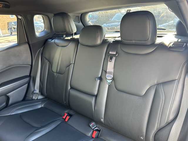 クライスラー・ジープ ジープ コンパス Sモデル 道東・釧路十勝 2020(令2)年 5.8万km シルバー ４WD/Uconectナビ/ BT/USB/AppleCarPlay/フルセグ/バックカメラ/純正ETC2.0/前後ドライブレコーダー/ドラレコ連動型デジタルインナーミラー/アドバンスブレーキサポート/レーンキーピングアシスト/アダプティブクルーズコントロール/ブラインドスポットモニター/パーキングアシスト/レザーシート/フロントシートヒーティング/運転席メモリ付きパワーシート/電動リアゲート/純正19インチAW/社外フロアマット/スペアキー