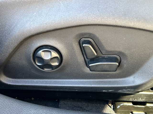 クライスラー・ジープ ジープ コンパス Sモデル 道東・釧路十勝 2020(令2)年 5.8万km シルバー ４WD/Uconectナビ/ BT/USB/AppleCarPlay/フルセグ/バックカメラ/純正ETC2.0/前後ドライブレコーダー/ドラレコ連動型デジタルインナーミラー/アドバンスブレーキサポート/レーンキーピングアシスト/アダプティブクルーズコントロール/ブラインドスポットモニター/パーキングアシスト/レザーシート/フロントシートヒーティング/運転席メモリ付きパワーシート/電動リアゲート/純正19インチAW/社外フロアマット/スペアキー