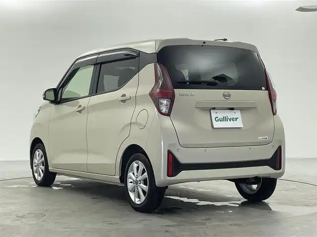 日産 デイズ X 福井県 2024(令6)年 0.3万km フローズンバニラパール 純正9型ディスプレイオーディオ/（Apple Car Play/Android Auto/Bluetooth）/アラウンドビューモニター/前方ドライブレコーダー/エマージェンシーブレーキ/車線逸脱警報/ヘッドライトレベライザー/LEDヘッドライト/オートライト/オートハイビーム/アイドリングストップ/前後ソナー/プッシュスタート/スマートキー×2/保証書・取扱説明書