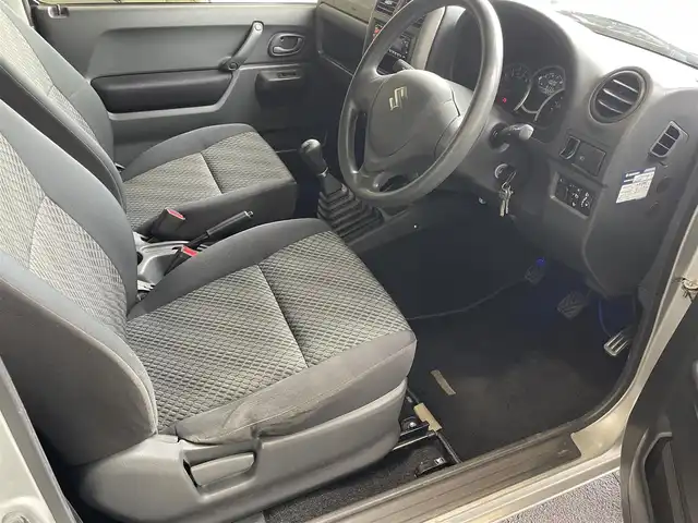 スズキ ジムニー XC 福島県 2015(平27)年 11.1万km シルキーシルバーメタリック ワンオーナー/パートタイム4WD/社外オーディオ(CD/USB)/社外足回り/マッドガード/ルーフキャリア/フォグライト/ドアバイザー/フロアマット/キーレス/ETC