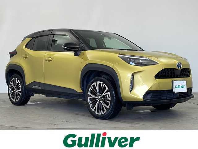 トヨタ ヤリスクロス ハイブリッド Z 鹿児島県 2022(令4)年 1.7万km ブラックマイカ/ブラスゴールドメタリック 2トーン ワンオーナー/純正メーカーディスプレイオーディオナビ/(BT/AM/FM/Applecarplay/Androidauto)/トヨタセーフティセンス/レーダークルーズコントロール/レーンキープアシスト/前後コーナーセンサー/ブラインドスポットモニター/電動パーキングブレーキ/オートホールド/パワーシート/シートメモリー/革巻きステアリング/ステアリングスイッチ/ステアリングヒーター/前席シートヒーター/パワーバックドア/純正18インチアルミホイール/純正フロアマット/純正LEDヘッドライト/純正ビルトインETC/保証書/取扱説明書