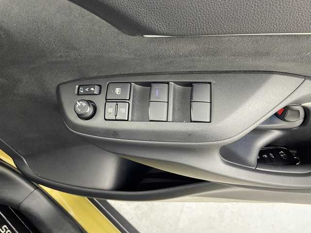 トヨタ ヤリスクロス ハイブリッド Z 鹿児島県 2022(令4)年 1.7万km ブラックマイカ/ブラスゴールドメタリック 2トーン ワンオーナー/純正メーカーディスプレイオーディオナビ/(BT/AM/FM/Applecarplay/Androidauto)/トヨタセーフティセンス/レーダークルーズコントロール/レーンキープアシスト/前後コーナーセンサー/ブラインドスポットモニター/電動パーキングブレーキ/オートホールド/パワーシート/シートメモリー/革巻きステアリング/ステアリングスイッチ/ステアリングヒーター/前席シートヒーター/パワーバックドア/純正18インチアルミホイール/純正フロアマット/純正LEDヘッドライト/純正ビルトインETC/保証書/取扱説明書