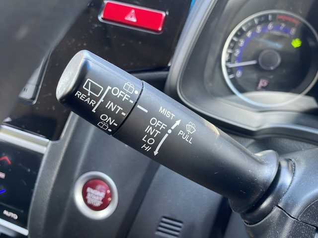 ホンダ フィット 13G Fパッケージ 青森県 2017(平29)年 7.7万km プレミアムホワイトパールⅡ 4WD/純正SDナビ・フルセグTV/CD・DVD・Bluetooth/バックカメラ/ETC/純正フロアマット/ステアリングリモコン/横滑り防止装置/スマートキー/プッシュスタート/フォグランプ/社外15インチアルミ