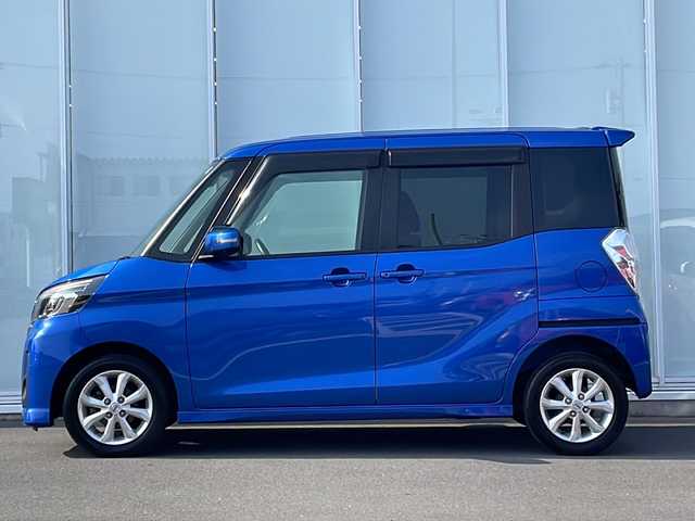 日産 デイズ ルークス ハイウェイスターX 神奈川県 2018(平30)年 5.1万km オーシャンブルーP 4WD/CDプレイヤー/片側パワースライドドア　/アラウンドビューモニター　/バックカメラ　/リアサーキュレーター　/フォグランプ　/LED/純正14インチアルミホイール　/純正フロアマット　/スマートキー　/ドアバイザー　/取扱説明書/衝突被害軽減システム