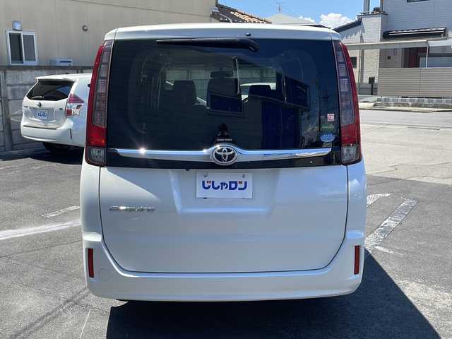 トヨタ エスクァイア Gi 長野県 2014(平26)年 12.3万km ホワイトパールクリスタルシャイン (株)IDOMが運営する【じしゃロン長野店】の自社ローン専用車両になります/こちらは現金またはオートローンご利用時の価格です。自社ローンご希望の方は別途その旨お申付け下さい./社外ナビ（CD/DVD/BT）/フルセグTV/クルーズコントロール/ステアリングスイッチ/両側パワースライドドア/ビルトインETC/スマートキープッシュスタート/運転席、助手席シートヒーター/レザーシート