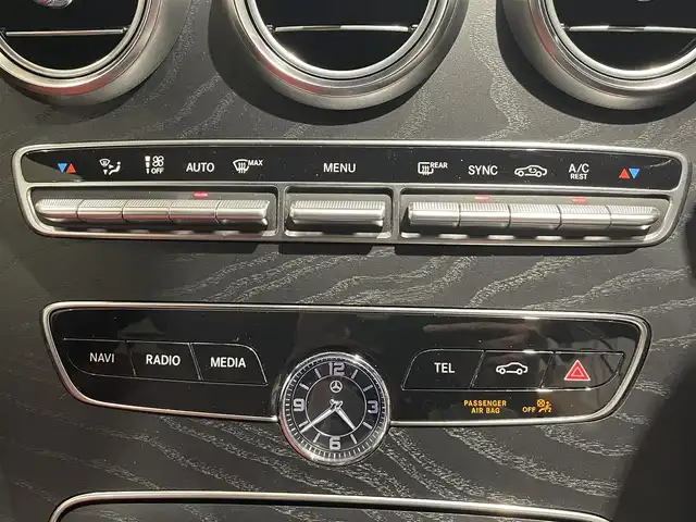 メルセデス・ベンツ Ｃ２２０ｄ ステーションワゴン アバンギャルドAMGライン 静岡県 2018(平30)年 4.7万km ダイヤモンドホワイト レーダーセーフティPK /レザーEXPK/エアバランスPK /ブルメスタ― /ACC LKA BSM HUD /ナビ TV CarPlay USB SD BT /パワーバックドア /パドルシフト /前後センサー /アンビエントライト /ETC2.0 /ラゲッジマット /アイドリングSTOP /ロードサインアシスト