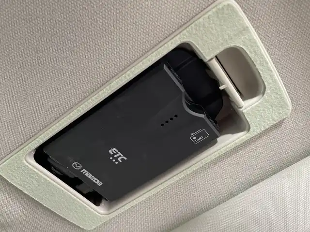 マツダ マツダ２ XD 100周年特別記念車 栃木県 2021(令3)年 3.5万km スノーフレイクホワイトパールマイカ ディーゼル/ターボ/100周年特別記念車/純正メモリナビ/（CD/DVD/フルセグTV/Bluetooth/SD/AUX/USB）/ETC/前後ドライブレコーダー/スムースレザーレッドシート/前席シートヒーター/禁煙車/ヘッドアップディスプレイ/オートライト/LEDヘッドライト/パドルシフト/LEDヘッドライト/横滑り防止装置/スマートキー/プッシュスタート/社外15インチアルミホイール/純正AW積込（ノーマルタイヤ）