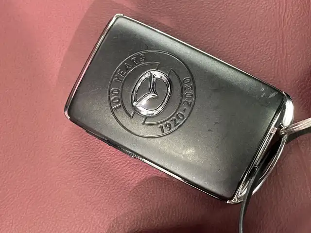 マツダ マツダ２ XD 100周年特別記念車 栃木県 2021(令3)年 3.5万km スノーフレイクホワイトパールマイカ ディーゼル/ターボ/100周年特別記念車/純正メモリナビ/（CD/DVD/フルセグTV/Bluetooth/SD/AUX/USB）/ETC/前後ドライブレコーダー/スムースレザーレッドシート/前席シートヒーター/禁煙車/ヘッドアップディスプレイ/オートライト/LEDヘッドライト/パドルシフト/LEDヘッドライト/横滑り防止装置/スマートキー/プッシュスタート/社外15インチアルミホイール/純正AW積込（ノーマルタイヤ）