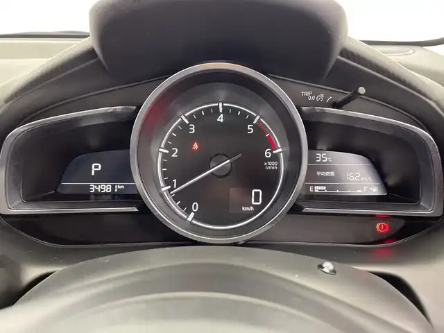 マツダ マツダ２ XD 100周年特別記念車 栃木県 2021(令3)年 3.5万km スノーフレイクホワイトパールマイカ ディーゼル/ターボ/100周年特別記念車/純正メモリナビ/（CD/DVD/フルセグTV/Bluetooth/SD/AUX/USB）/ETC/前後ドライブレコーダー/スムースレザーレッドシート/前席シートヒーター/禁煙車/ヘッドアップディスプレイ/オートライト/LEDヘッドライト/パドルシフト/LEDヘッドライト/横滑り防止装置/スマートキー/プッシュスタート/社外15インチアルミホイール/純正AW積込（ノーマルタイヤ）