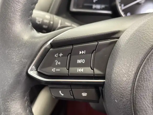 マツダ マツダ２ XD 100周年特別記念車 栃木県 2021(令3)年 3.5万km スノーフレイクホワイトパールマイカ ディーゼル/ターボ/100周年特別記念車/純正メモリナビ/（CD/DVD/フルセグTV/Bluetooth/SD/AUX/USB）/ETC/前後ドライブレコーダー/スムースレザーレッドシート/前席シートヒーター/禁煙車/ヘッドアップディスプレイ/オートライト/LEDヘッドライト/パドルシフト/LEDヘッドライト/横滑り防止装置/スマートキー/プッシュスタート/社外15インチアルミホイール/純正AW積込（ノーマルタイヤ）