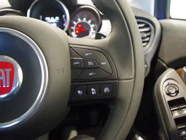 フィアット ５００Ｘ クロスプラス 岐阜県 2018(平30)年 2.5万km 青 ４ＷＤ　/アダプティブクルーズコントロール　/レーンデパーチャーウォーニング　/８ウェイパワーシート　/シートヒーター　/FMAMチューナー付オーディオプレイヤー/7インチタッチパネルモニター/Ａｐｐｌｅ Ｃａｒ Ｐｌａｙ　/リアパーキングカメラ　/レザーシート　/パドルシフト