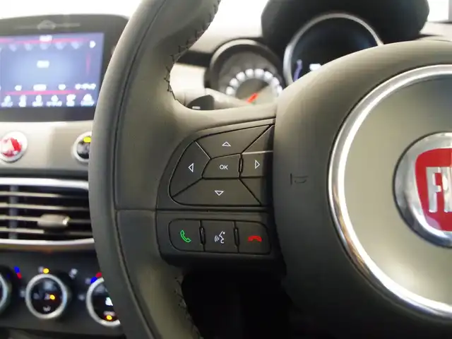 フィアット ５００Ｘ クロスプラス 岐阜県 2018(平30)年 2.5万km 青 ４ＷＤ　/アダプティブクルーズコントロール　/レーンデパーチャーウォーニング　/８ウェイパワーシート　/シートヒーター　/FMAMチューナー付オーディオプレイヤー/7インチタッチパネルモニター/Ａｐｐｌｅ Ｃａｒ Ｐｌａｙ　/リアパーキングカメラ　/レザーシート　/パドルシフト