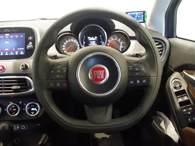 フィアット ５００Ｘ クロスプラス 岐阜県 2018(平30)年 2.5万km 青 ４ＷＤ　/アダプティブクルーズコントロール　/レーンデパーチャーウォーニング　/８ウェイパワーシート　/シートヒーター　/FMAMチューナー付オーディオプレイヤー/7インチタッチパネルモニター/Ａｐｐｌｅ Ｃａｒ Ｐｌａｙ　/リアパーキングカメラ　/レザーシート　/パドルシフト