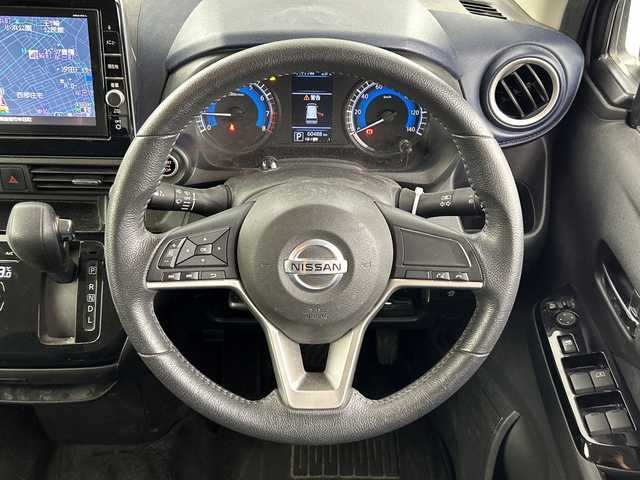 日産 デイズ ハイウェイスターX 愛知県 2020(令2)年 6.1万km チタニウムグレーメタリック 禁煙車/ワンオーナー/純正9インチナビ(MM319D-L)/（フルセグTV/ＣＤ/ＤＶＤ/Ｂｌｕｅｔｏｏｔｈ）　/アラウンドビューモニター　/衝突軽減ブレーキ　/コーナーセンサー　/レーンキープアシスト/コーナーセンサー/ＥＴＣ　/ドライブレコーダー　/ＬＥＤヘッドライト/フォグランプ/オートライト/スマートキー　/スペアキー有　/純正アルミホイール/純正フロアマット/アイドリングストップ