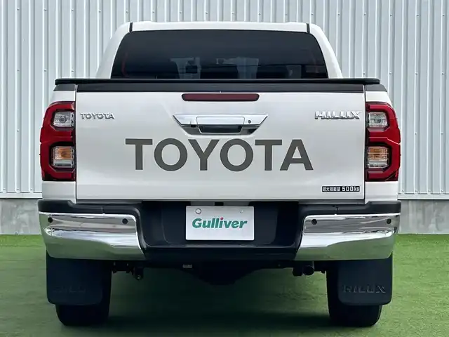 トヨタ ハイラックス Z 香川県 2021(令3)年 2.6万km スーパーホワイトⅡ 登録時走行距離：25681km/トヨタセーフティーセンス/→プリクラッシュセーフティ/→先行車発進アラート/→レーントレーシングアシスト/→レーダークルーズコントロール/→レーンキープアシスト/ALPINE11型ディスプレイオーディオ/→HDMI接続可能/→AppleCarPlay/AndroidAuto対応/バックカメラ/革巻きステアリング/ステアリングリモコン/ダウンヒルアシストコントロール/LEDヘッドライト/オートハイビーム/オートライト/ドライブレコーダー/純正17インチアルミホイール/スペアキー/スマートキー/プッシュスタート